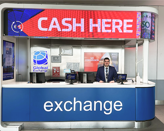 Oficina de cambio de moneda de Global Exchange ubicado en el aeropuerto internacional de Estambul Oficina de cambio de moneda de Global Exchange ubicado en el aeropuerto internacional de Estambul
