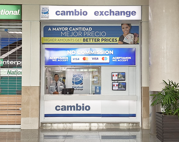 Oficina de cambio de moneda extranjera de Global Exchange ubicada en el aeropuerto internacional de Guayaquil  (Ecuador)