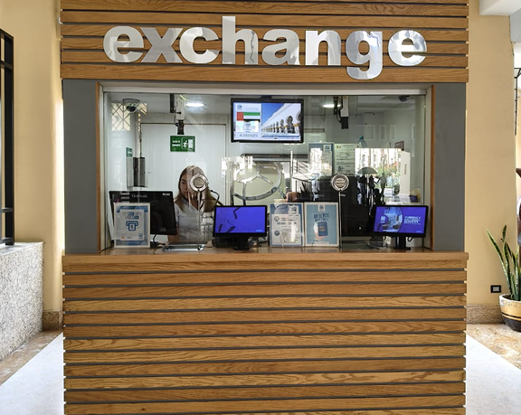 Oficina de cambio de moneda extranjera de Globo Cambio ubicada en el Hotel RIU Santa Fe Cabo San Lucas