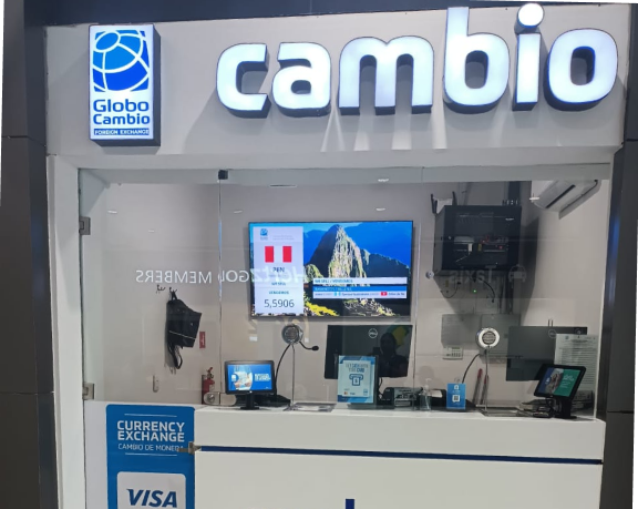 Oficina de cambio de moneda de Globo Cambio ubicada en el Aeropuerto Internacional de Ciudad Juárez en México.