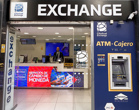 Una oficina para cambiar moneda de Global Exchange, ubicada en el número 7 de la calle Arenal de Madrid