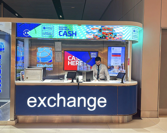 Oficina de cambio de moneda de Global Exchange ubicado en el aeropuerto internacional de Estambul Oficina de cambio de moneda de Global Exchange ubicado en el aeropuerto internacional de Estambul
