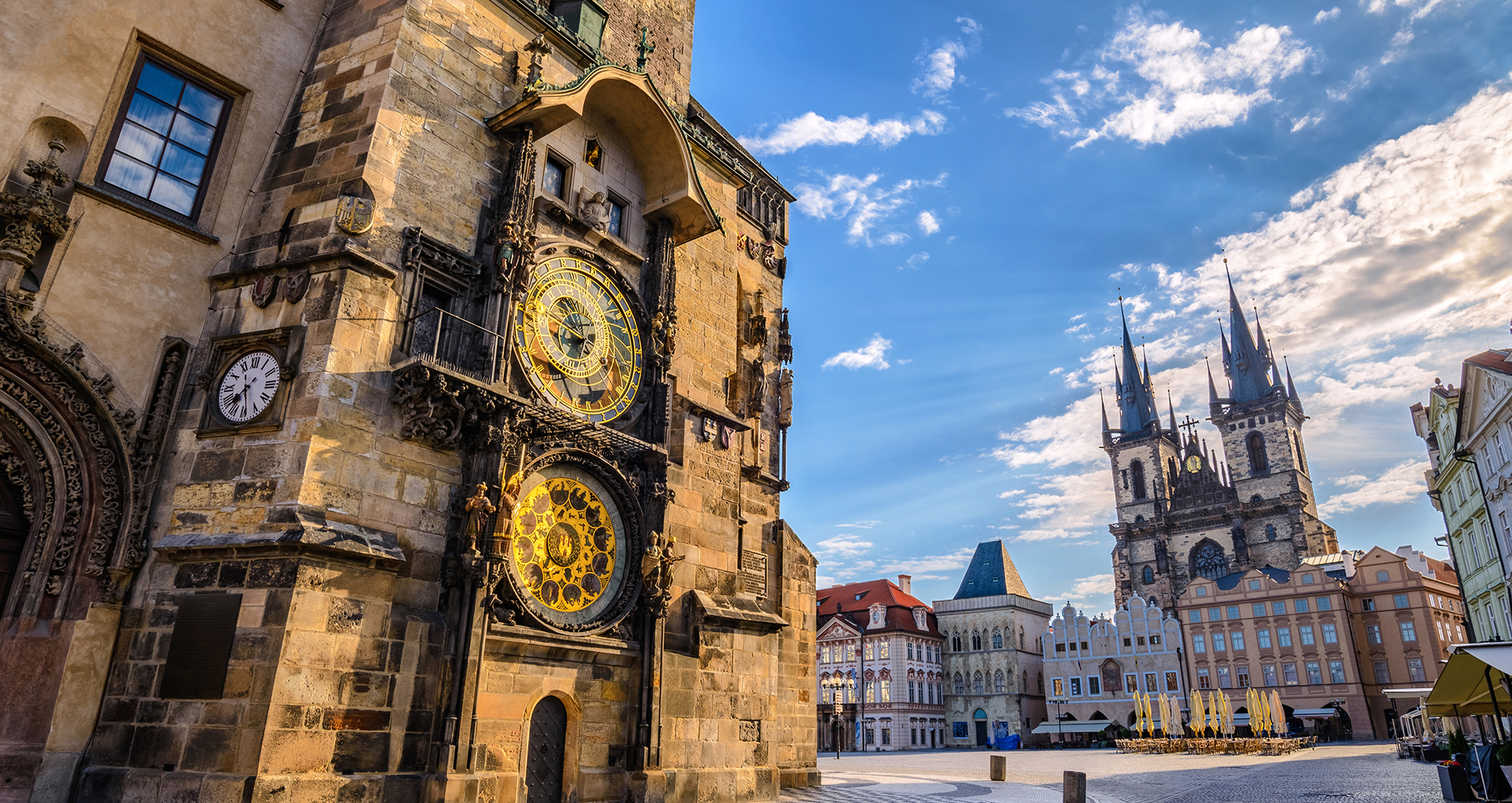Plaza del casco antiguo de Praga y Torre del Reloj Astronómico, Praga, República Checa