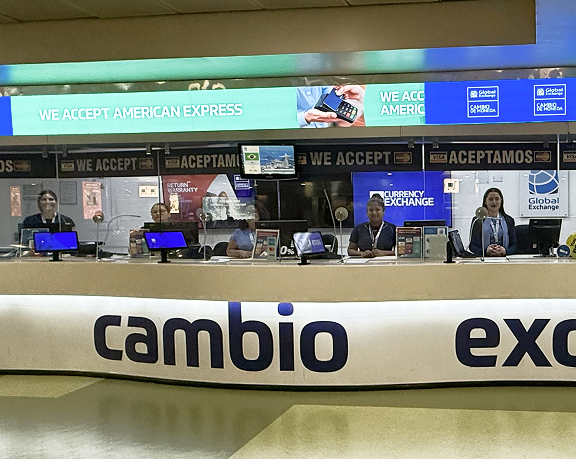 Oficina de cambio de moneda de Globo Cambio ubicada en el Aeropuerto Juan Santamaría-Alajuela, en Alajuela, Costa Rica Oficina de cambio de moneda de Globo Cambio ubicada en el Aeropuerto Juan Santamaría-Alajuela, en Alajuela, Costa Rica