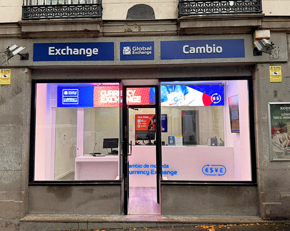 Oficina de cambio de moneda de Global Exchange en la calle Alcalá, en el centro de Madrid.