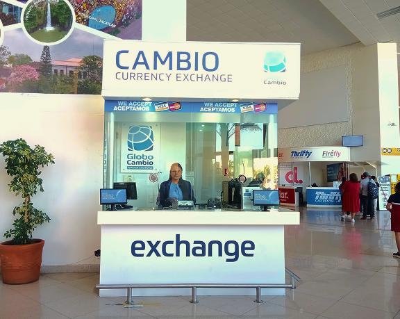 Oficina de cambio de moneda de Globo Cambio en el Aeropuerto Internacional de Puebla (México) Oficina de cambio de moneda de Globo Cambio en el Aeropuerto Internacional de Puebla (México)