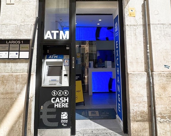 Oficina de cambio de moneda de Global Exchange ubicada en la calle Marqués de Larios 1 en Málaga