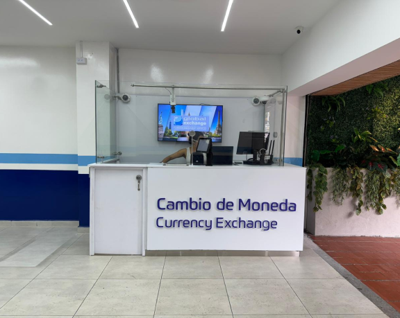 Globo Cambio currency exchange office located in downtown Medellín, in the Provenza neighborhood.