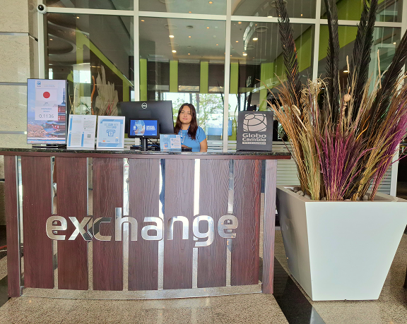 Oficina de cambio de moneda extranjera de Globo Cambio, ubicada en el Hotel Riu Plaza Guadalajara, en Guadalajara(México)