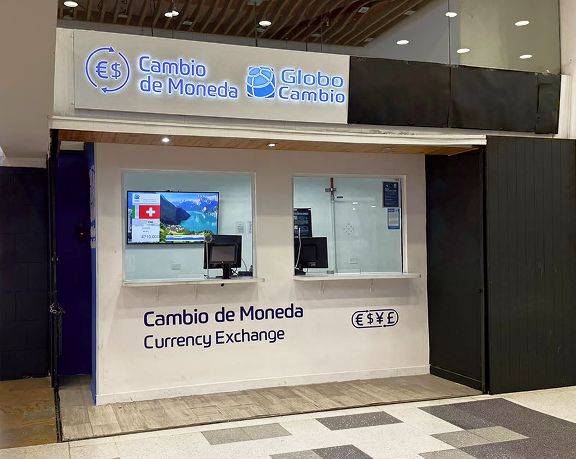 Globo Cambio currency exchange office located in the Mayorca shopping center in Provenza-Medellín, Colombia.