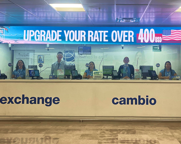 Oficina de cambio de moneda de Globo Cambio en el aerpuerto Internacional de Puerto Vallarta (México)