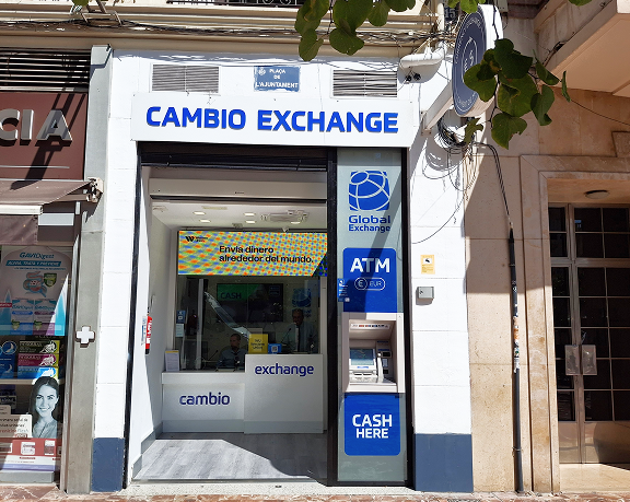 La oficina para cambiar moneda de Global Exchange que está situada en pleno corazón de la ciudad, en la famosa Plaza del Ayuntamiento de Valencia.
