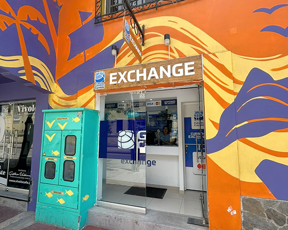 Globo Cambio currency exchange office located next to the Santa Marta Bay Police Station.