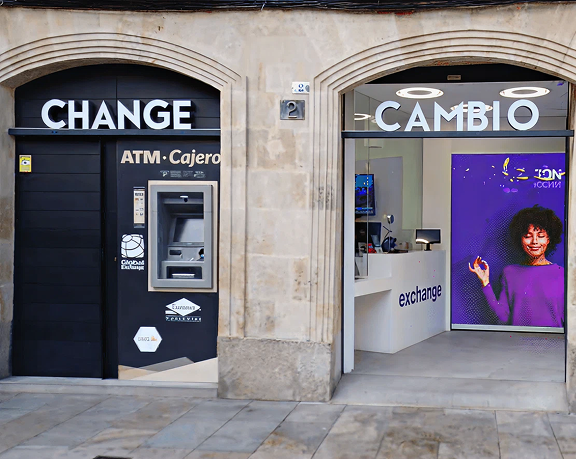 Oficina de cambio de moneda en Salamanca, ubicada en la calle Rúa Mayor 2, junto a la Plaza Mayor de Salamanca
