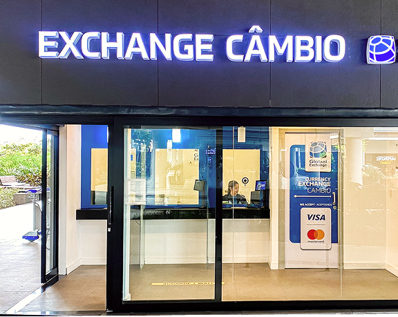 Oficina de cambio de moneda de Global Exchange ubicada en el terminal 1 del aeropuerto internacional de Florianópolis - Hercílio Luz.