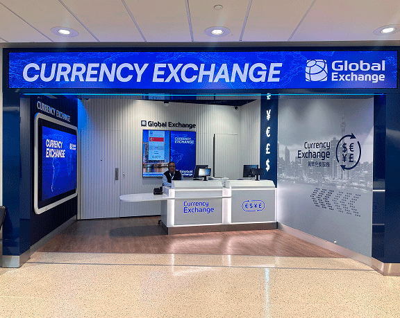 Oficina de cambio de moneda extranjera en efectivo ubicada en el aeropuerto de Auckland (Nueva Zelanda)