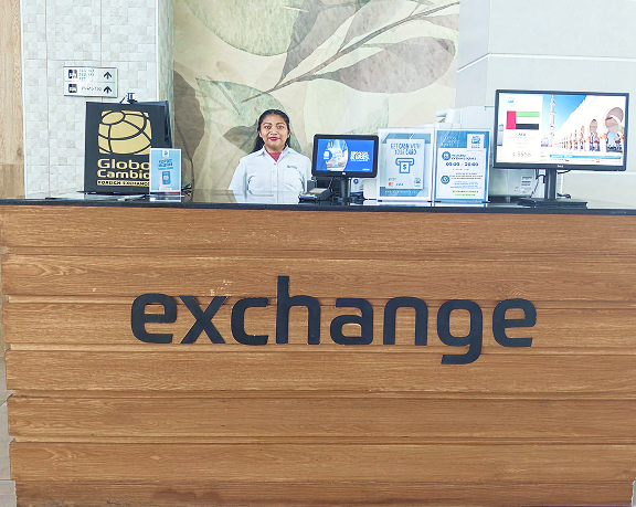 Oficina de cambio de moneda extranjera de Globo Cambio, ubicada en el hotel RIU Caribe, en Cancún (México)