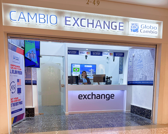 Globo Cambio currency exchange office located in the Andino shopping center in Bogotá, Colombia.
