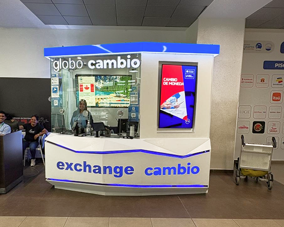 Global Exchange foreign currency exchange office located at Simón Bolívar International Airport in Colombia
