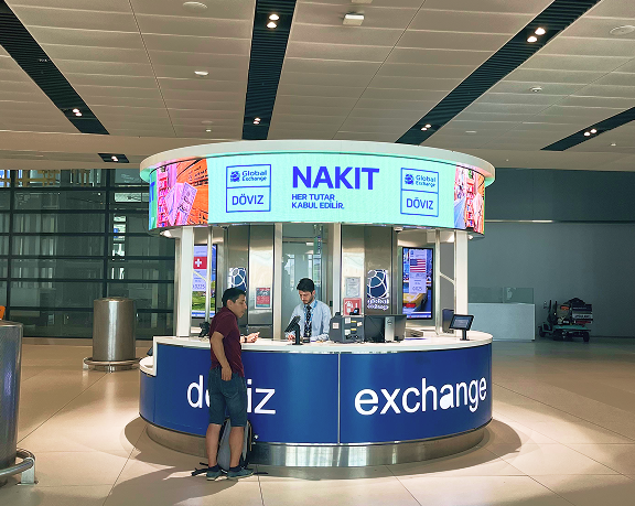 Oficina de cambio de moneda de Global Exchange ubicado en el aeropuerto internacional de Estambul Oficina de cambio de moneda de Global Exchange ubicado en el aeropuerto internacional de Estambul