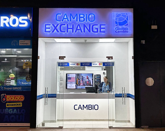 Globo Cambio currency exchange office located in the Jardín Plaza shopping center in Cúcuta.